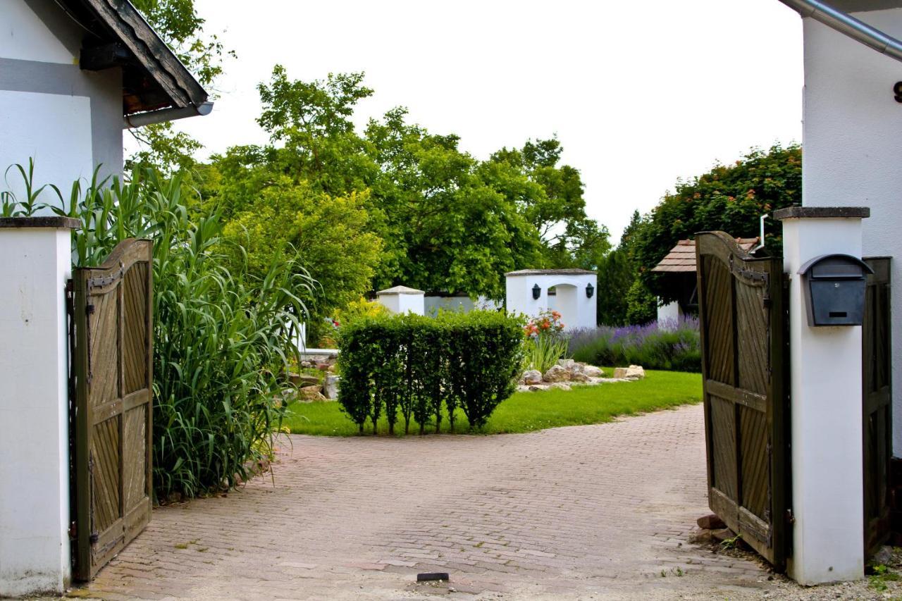 Videki Haz Apartment Tagyon Exterior photo